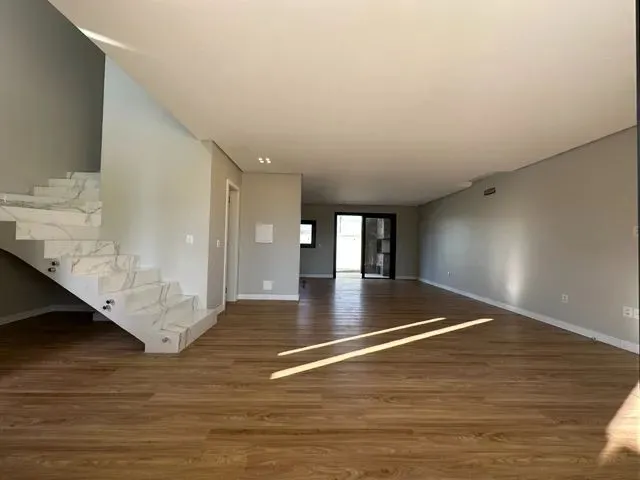 Imagem: A casa em condomínio possui 3 Dormitórios, 1 Suíte, 3