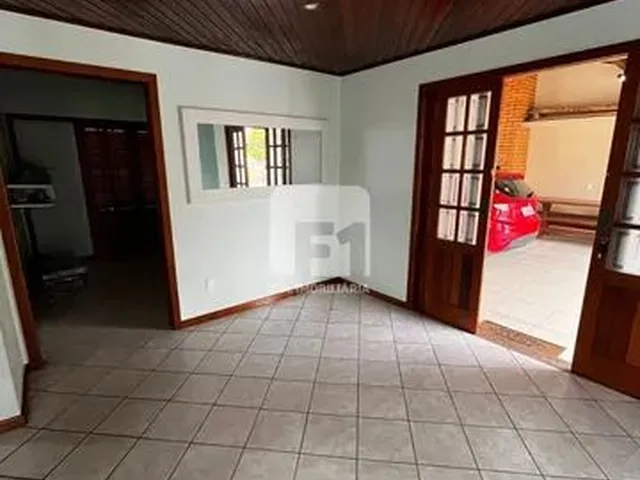Imagem 8: Casa de 3 Dormitórios no Bairro Carianos
