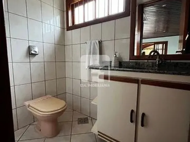 Imagem 3: Casa de 3 Dormitórios no Bairro Carianos