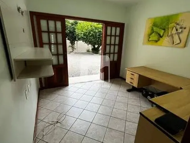 Imagem 14: Casa de 3 Dormitórios no Bairro Carianos