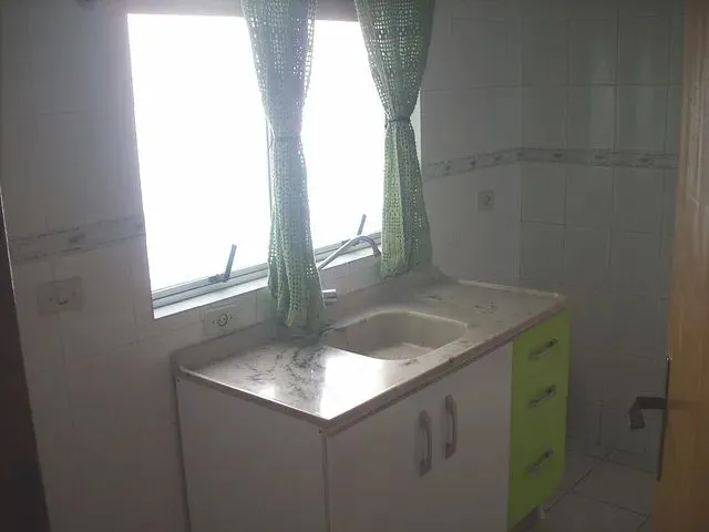 Imagem 5: Apartamento com 2 Quartos para Alugar por R$ 1100.00, 72.00 M2 - Hauer - Curitiba/Pr