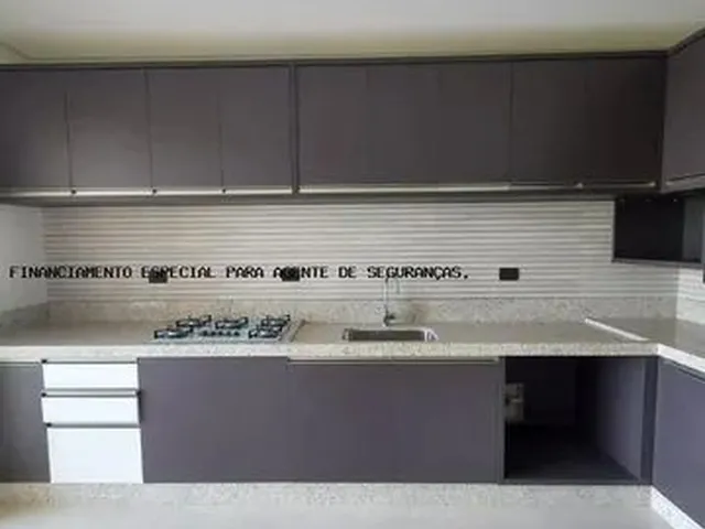 Imagem 5: Casa Alto Padrão para Venda em Maringá, Jardim Alvorada, 3 Dormitórios, 1 Suíte, 2