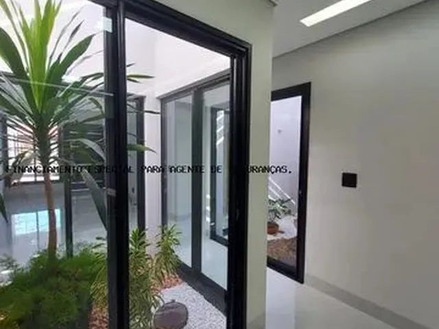 Imagem 15: Casa Alto Padrão para Venda em Maringá, Jardim Alvorada, 3 Dormitórios, 1 Suíte, 2