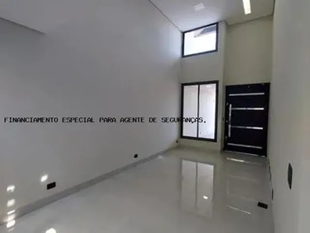 Imagem 9: Casa Alto Padrão para Venda em Maringá, Jardim Alvorada, 3 Dormitórios, 1 Suíte, 2