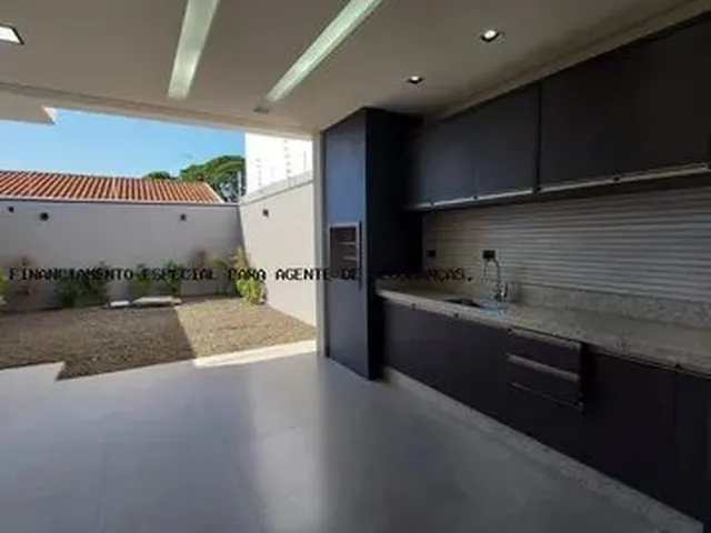 Imagem 8: Casa Alto Padrão para Venda em Maringá, Jardim Alvorada, 3 Dormitórios, 1 Suíte, 2