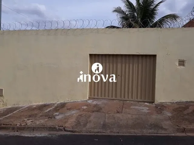 Imagem: Casa À Venda, 2 Quartos, 2 Vagas, Cidade