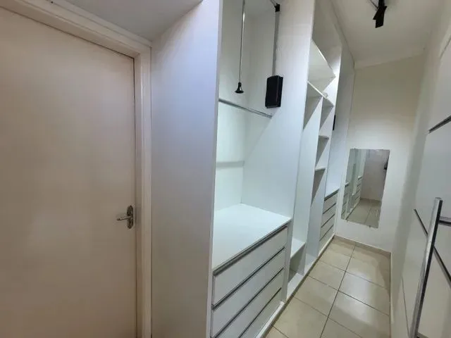 Imagem 5: Casa para Aluguel Possui 202 M2 com 05 Quartos no Bairro Cidade Jardim - Uberlândia - Mg