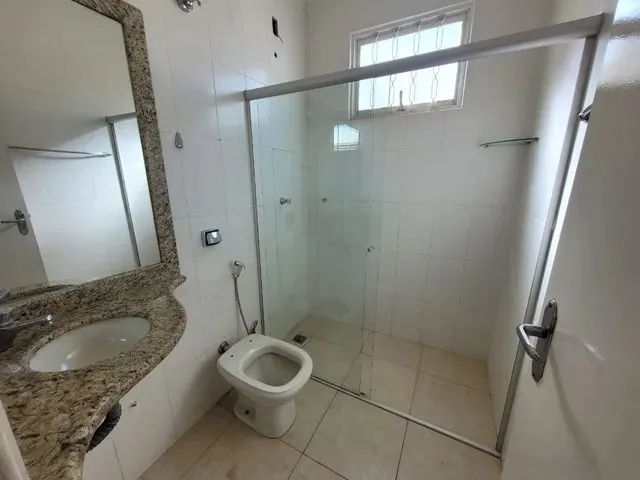 Imagem 7: Casa para Aluguel Possui 202 M2 com 05 Quartos no Bairro Cidade Jardim - Uberlândia - Mg