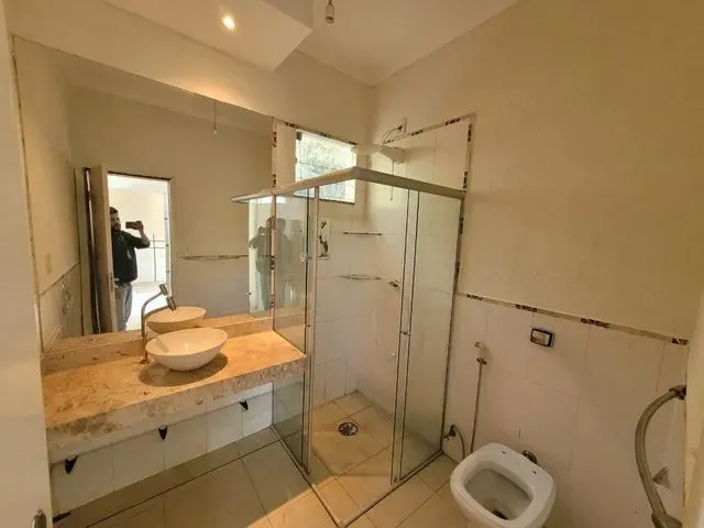 Imagem 14: Casa para Aluguel Possui 202 M2 com 05 Quartos no Bairro Cidade Jardim - Uberlândia - Mg
