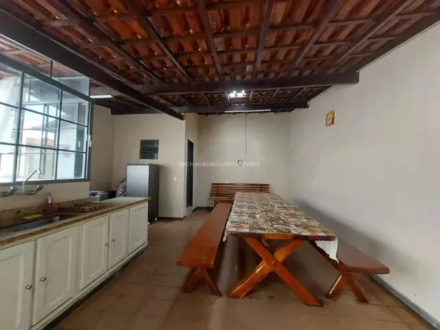 Imagem: Casa À Venda, 4 Quartos, 1 Suíte, 4 Vagas