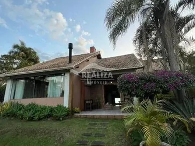 Imagem: A casa em condomínio possui 4 Dormitórios, 1 Suíte, 3