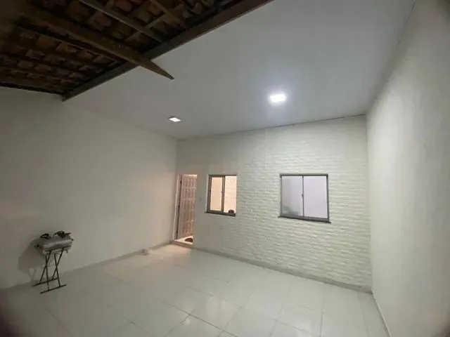 Imagem 4: Vende-Se Casa em Rua Pública