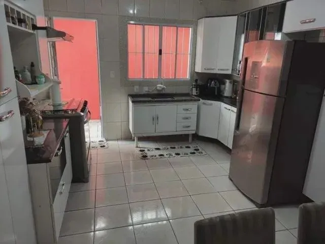 Imagem 4: Casa Linda em Cidade Continental - Europa