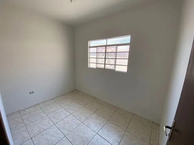 Imagem 14: Alugo - Casa com 4 Quartos no Milton Gavetti