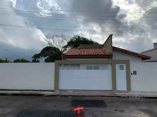 Imagem: A casa possui 1 Dormitório, 1 Banheiro, 1 Vaga na garagem,