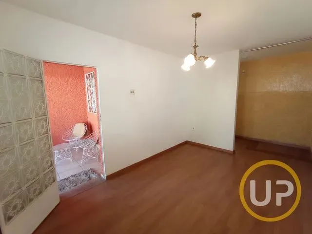 Imagem: Alugue Casa com 3 Quartos em Padre Eustáquio