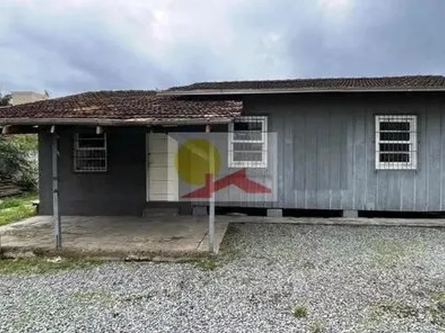 Imagem: A casa possui 2 Dormitórios, 1 Banheiro, 1 Vaga na