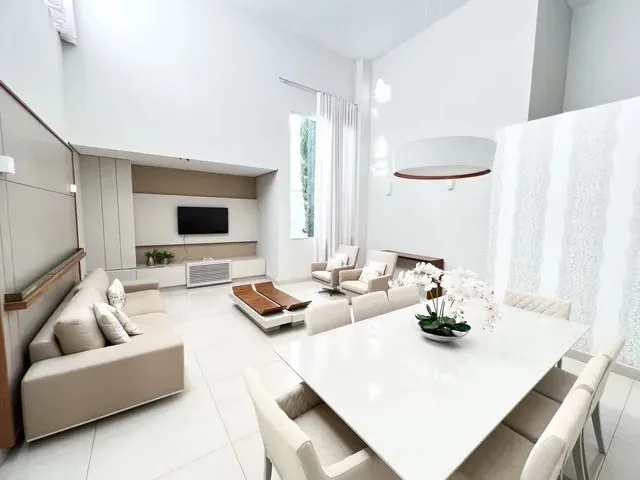 Imagem 13: Casa (Em Condomínio), com 3 Quartos e 4 Banheiros À Venda, 320 M² em Uberlândia/Mg