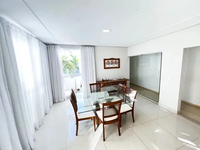 Imagem 7: Casa (Em Condomínio), com 3 Quartos e 4 Banheiros À Venda, 320 M² em Uberlândia/Mg