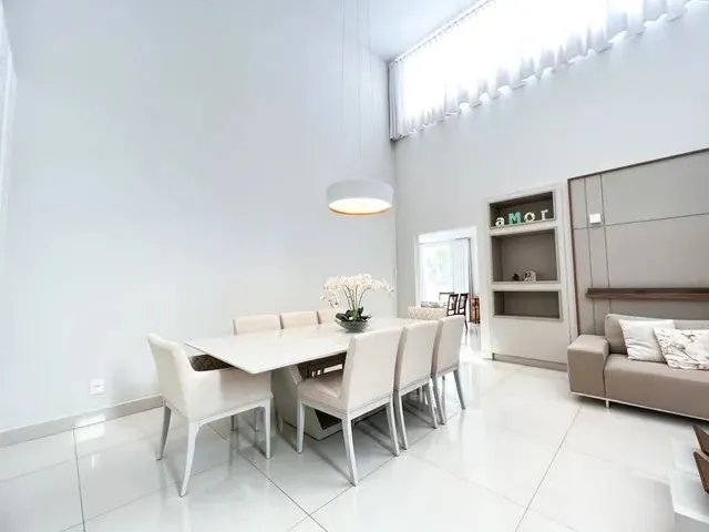 Imagem 4: Casa (Em Condomínio), com 3 Quartos e 4 Banheiros À Venda, 320 M² em Uberlândia/Mg