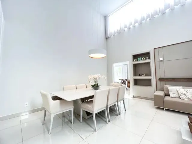 Imagem 10: Casa (Em Condomínio), com 3 Quartos e 4 Banheiros À Venda, 320 M² em Uberlândia/Mg