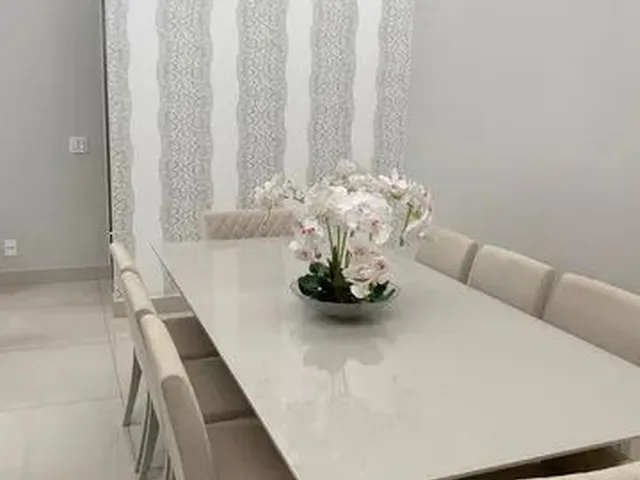 Imagem 8: Casa (Em Condomínio), com 3 Quartos e 4 Banheiros À Venda, 320 M² em Uberlândia/Mg