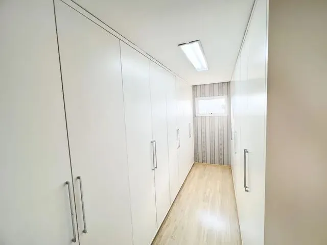 Imagem 3: Casa (Em Condomínio), com 3 Quartos e 4 Banheiros À Venda, 320 M² em Uberlândia/Mg