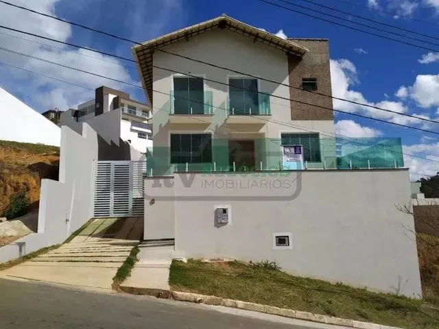 Imagem 2: )(- Casa de Alto Padrão com 3 Quartos em Condomínio Nova Gramado em Bairro Grama