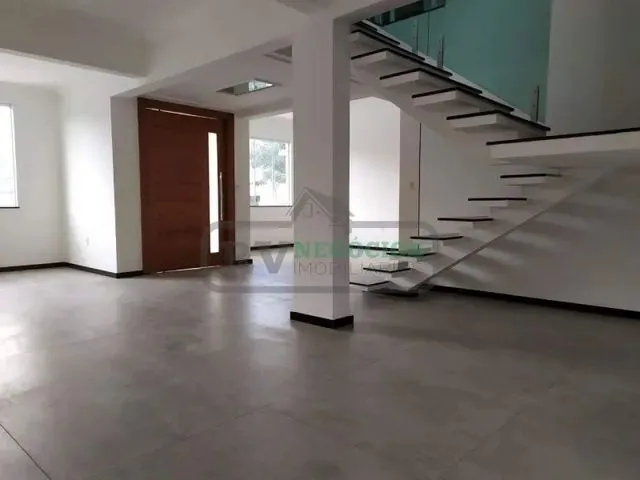 Imagem 12: )(- Casa de Alto Padrão com 3 Quartos em Condomínio Nova Gramado em Bairro Grama