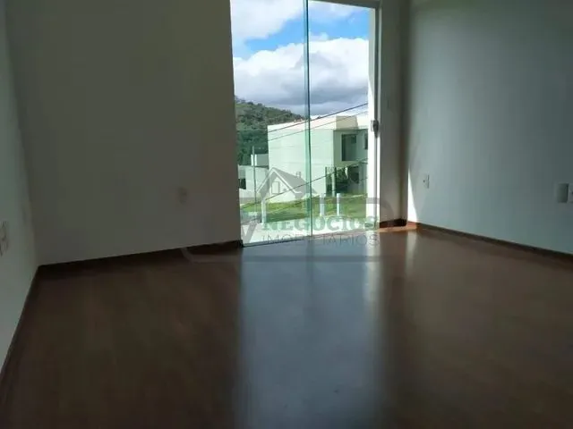Imagem 14: )(- Casa de Alto Padrão com 3 Quartos em Condomínio Nova Gramado em Bairro Grama