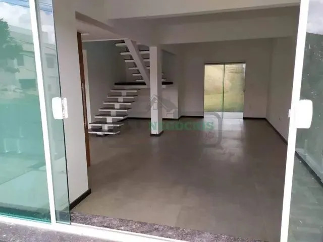 Imagem 9: )(- Casa de Alto Padrão com 3 Quartos em Condomínio Nova Gramado em Bairro Grama