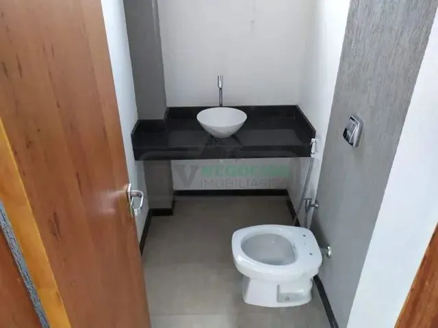 Imagem 16: )(- Casa de Alto Padrão com 3 Quartos em Condomínio Nova Gramado em Bairro Grama