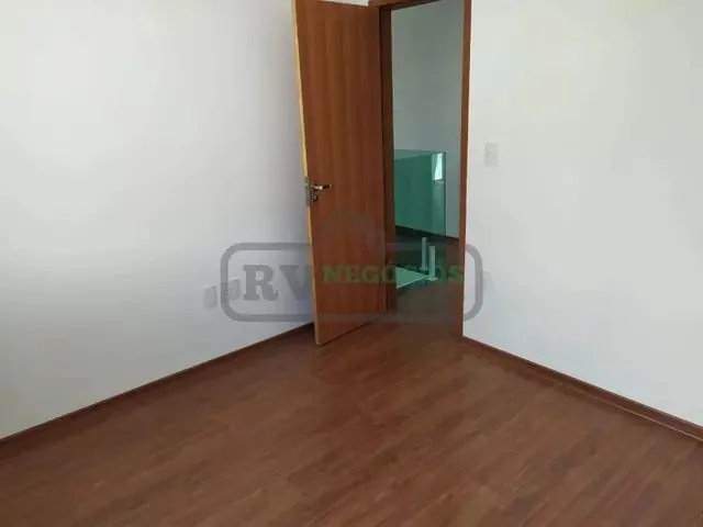Imagem 11: )(- Casa de Alto Padrão com 3 Quartos em Condomínio Nova Gramado em Bairro Grama