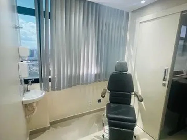 Imagem 8: Vendo Sala Comercial no Shopping Millenium Torre Medical Totalmente Mobiliada/ Financia