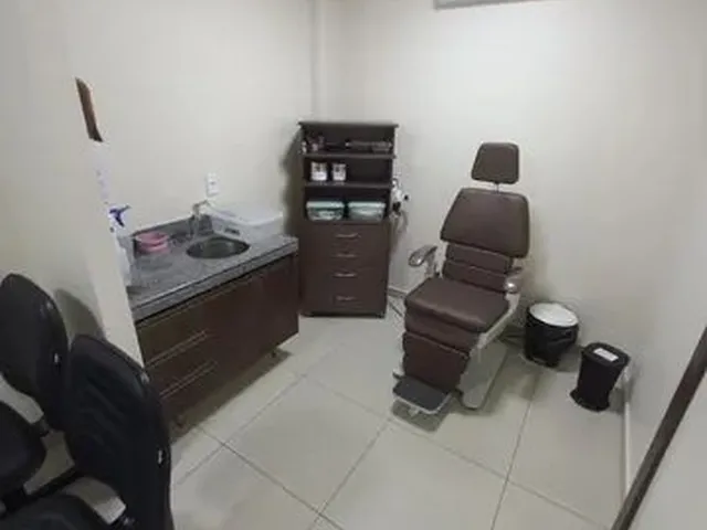 Imagem 2: Vendo Sala Comercial no Shopping Millenium Torre Medical Totalmente Mobiliada/ Financia