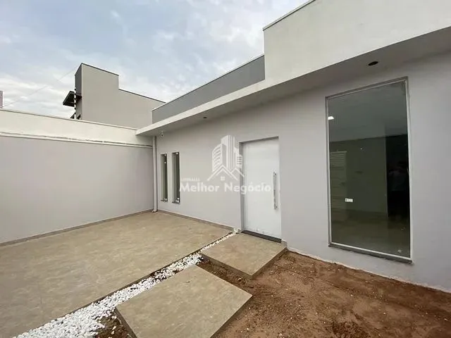 Imagem: A casa possui 3 Dormitórios, 1 Suíte, 3 Banheiros, 2