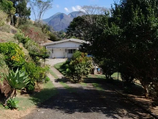 Imagem: Casa Petrópolis, Pequena Chácara, Próxima