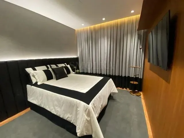 Imagem 13: Cobertura para Venda com 224 Metros Quadrados com 2 Quartos em Itacorubi - Florianópolis