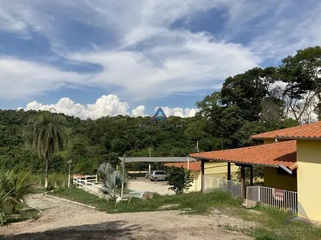 Imagem 1: Casa com 4 Dormitórios À Venda em Bonfim