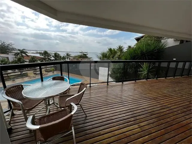 Imagem 5: Casa com 8 Quartos na Praia do Morro Á Venda