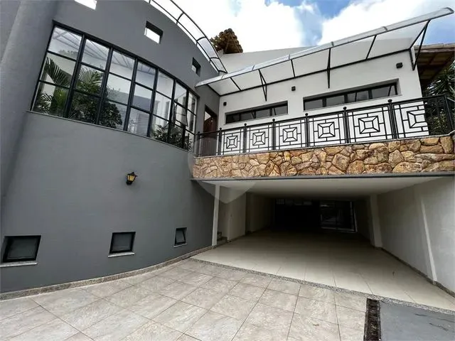 Imagem 6: Casa com 8 Quartos na Praia do Morro Á Venda