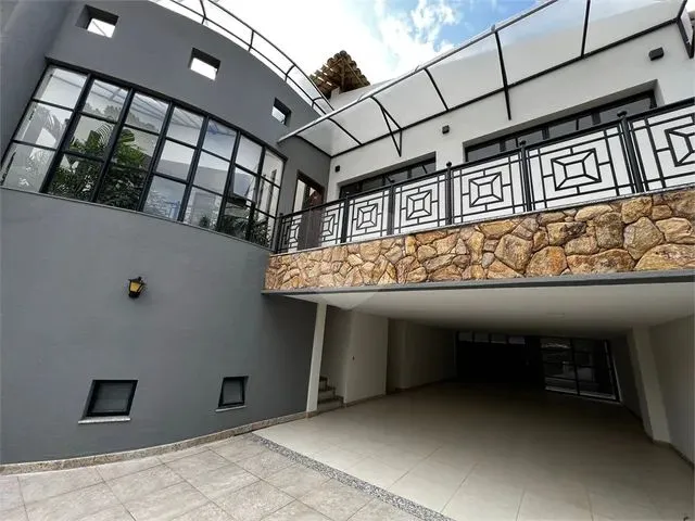 Imagem 2: Casa com 8 Quartos na Praia do Morro Á Venda