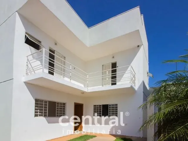 Imagem: A casa possui 2 Dormitórios, 3 Banheiros, 1 Vaga na