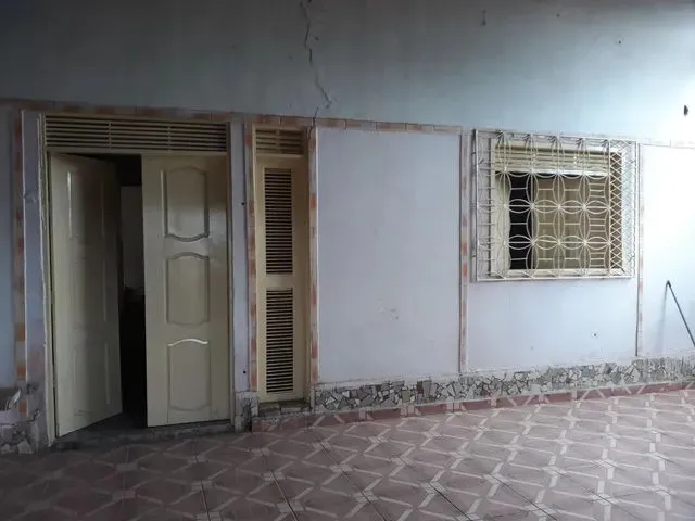 Imagem: Aluga Se Ou Vende Se Casa Grande com 2 Galpões