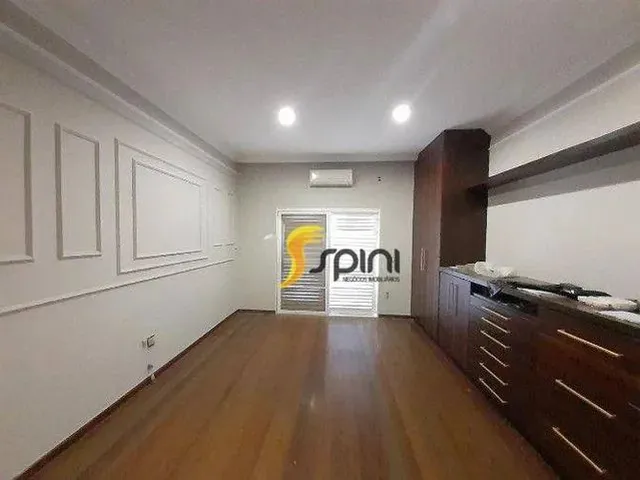 Imagem: Casa com 4 Dormitórios e 2 Suítes para