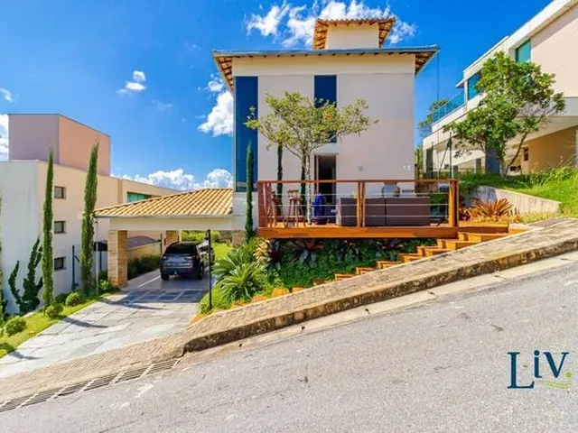 Imagem 1: Casa com 05 Quartos, 03 Suítes, 239 M², Terreno 565 M², Condomínio Mediterrâneo
