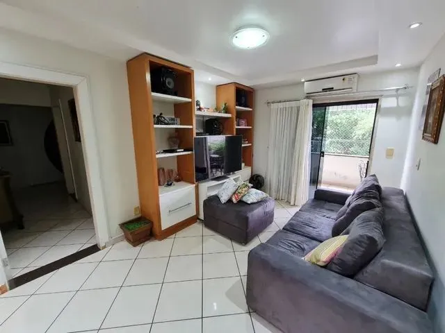 Imagem 2: Vendo Um Apartamento no Edifício Porto Ferrara Possui 174 M2 com 4 Quartos em Panair - Po