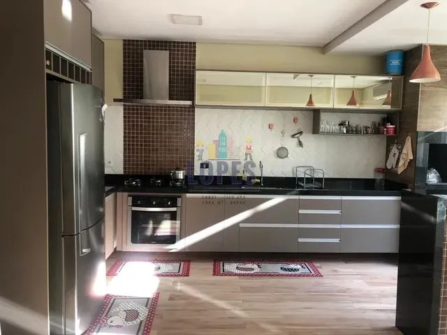Imagem 2: Vendo Casa de 3 Quartos no Condomínio Monte Negro