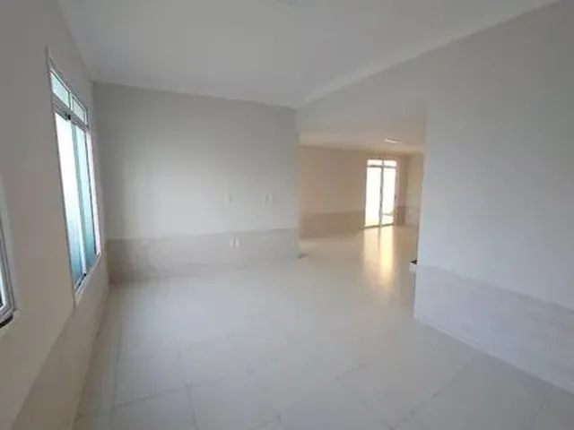 Imagem 2: Casa 3 Suites em Excelente Localização no Eusébio