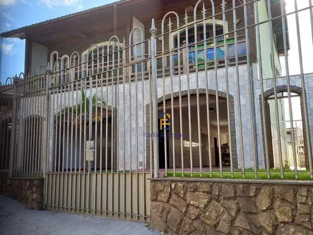 Imagem: Casa com 4 Dormitórios À Venda, 302 M²